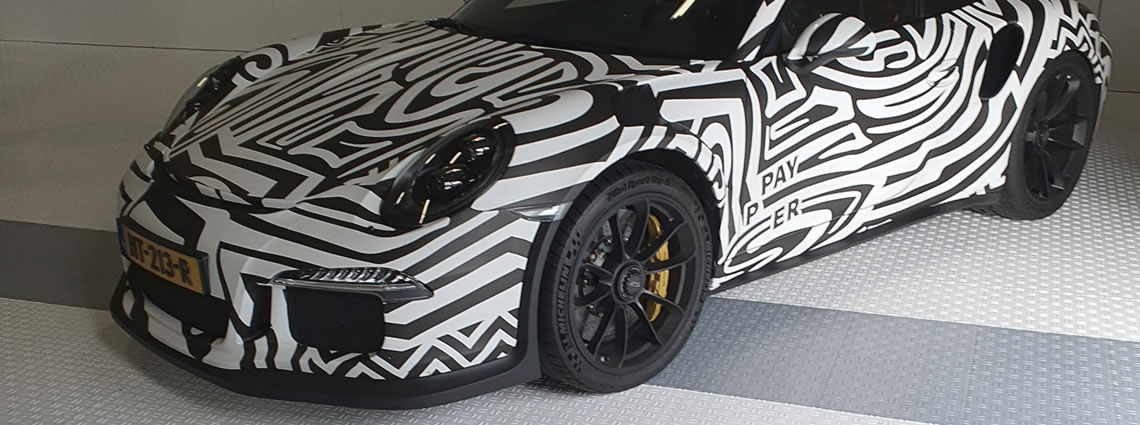 Garagenfliesen- Kunststoff Klickfliesen für Garagen oder Werkstatt.